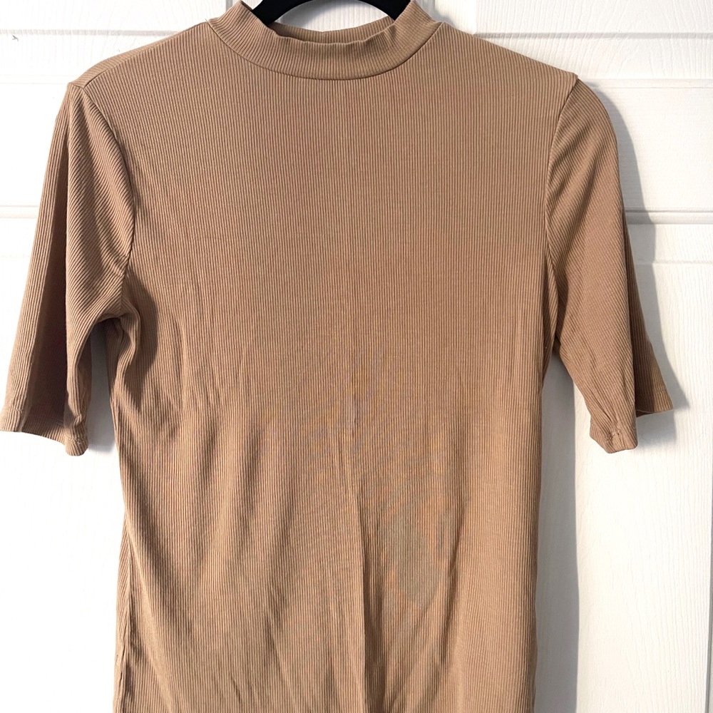 Ribbed mock neck top